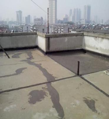 运城市漏水维修 楼顶漏水是什么原因，楼顶漏水维修方法是什么?